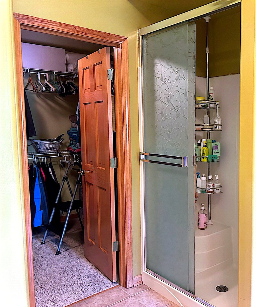 2484 Warwick Court Aurora IL 60503