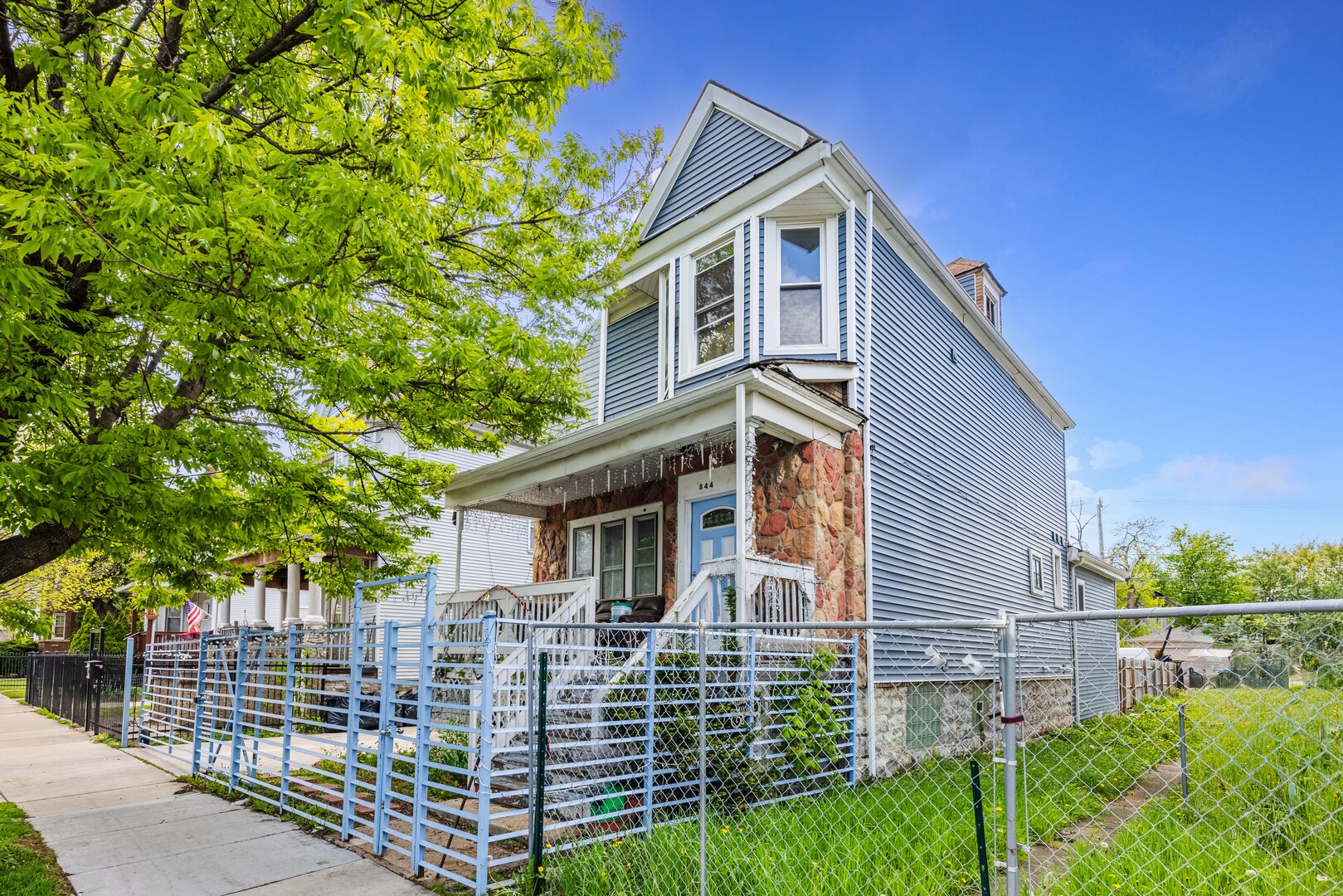 844 North Laramie Avenue Chicago IL 60651
