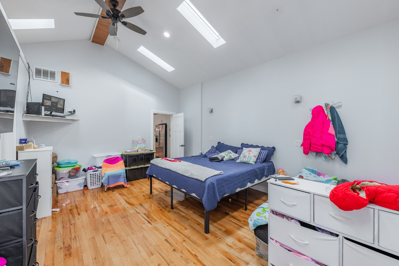 844 North Laramie Avenue Chicago IL 60651