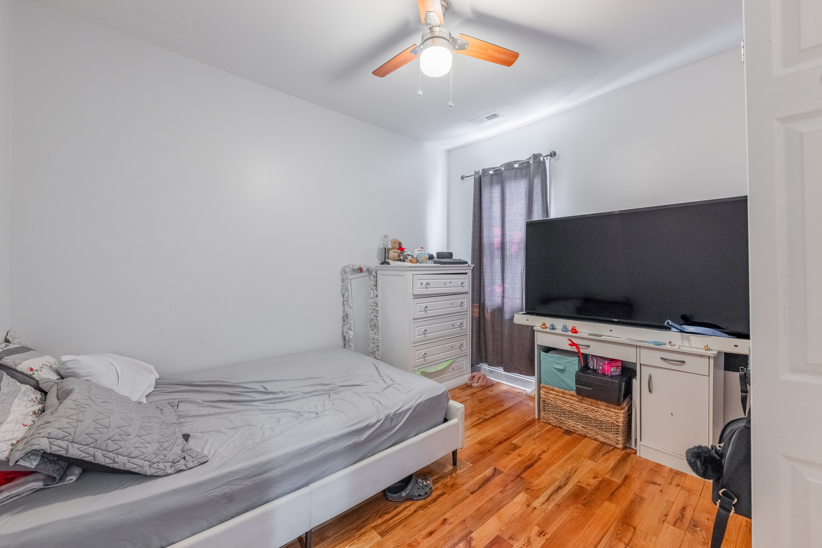 844 North Laramie Avenue Chicago IL 60651