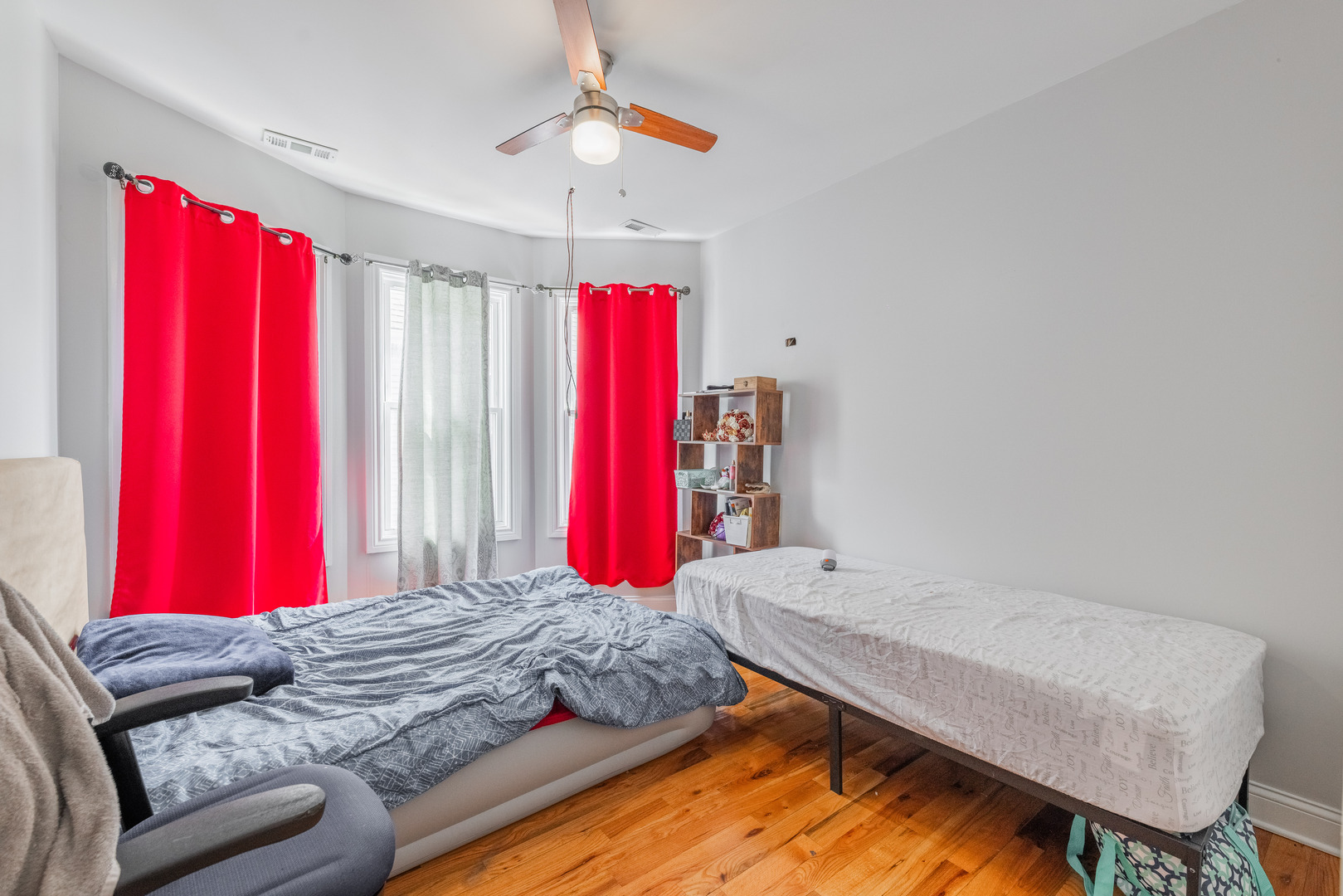 844 North Laramie Avenue Chicago IL 60651