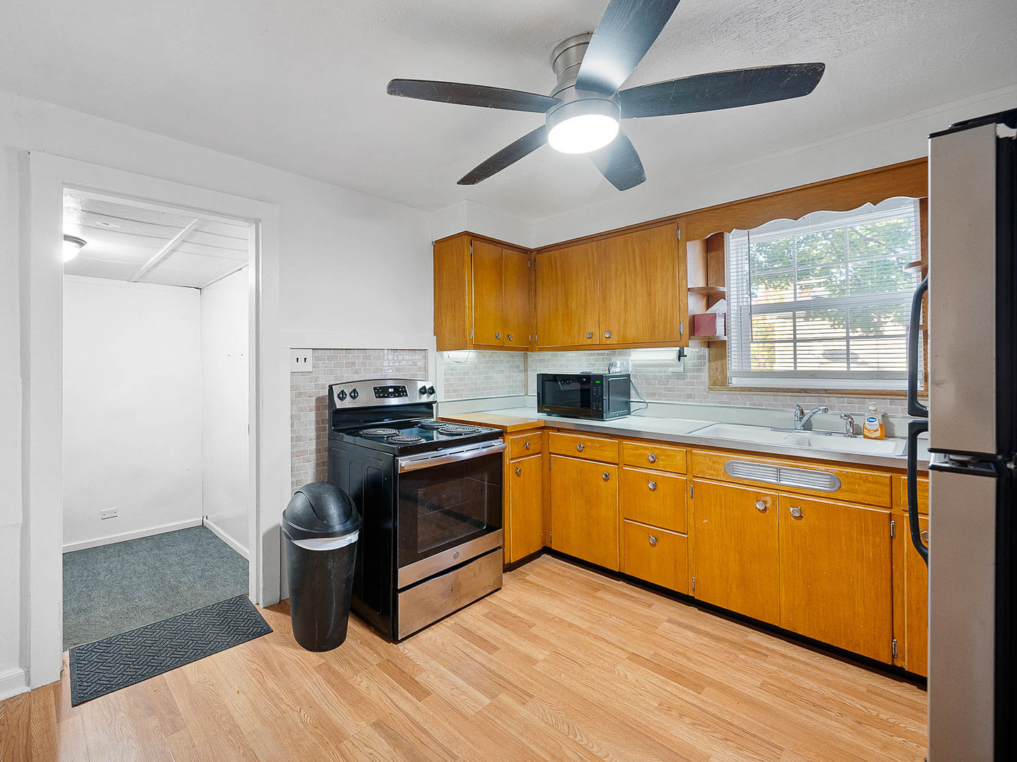 281 East North End Avenue Elmhurst IL 60126