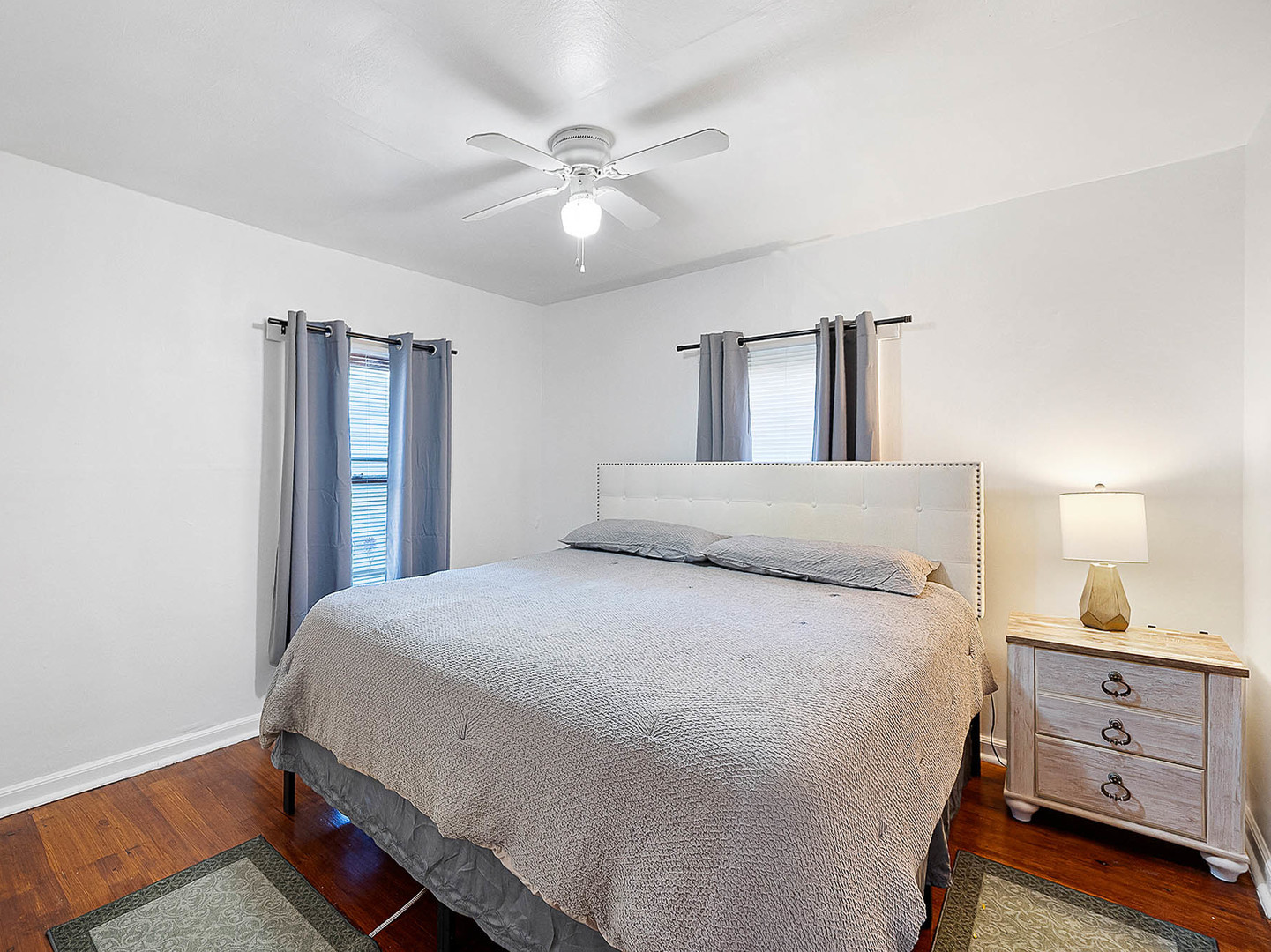 281 East North End Avenue Elmhurst IL 60126