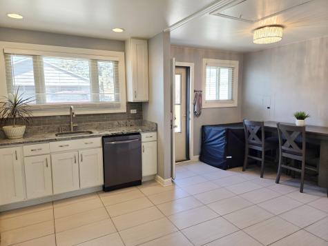 980 West Grant Drive Des Plaines IL 60016