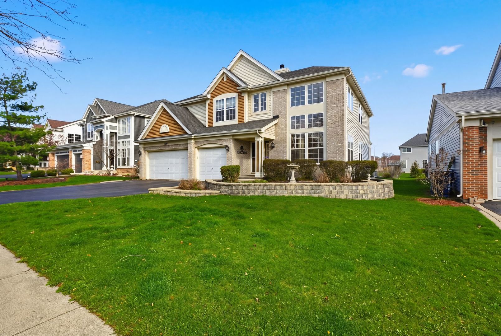 392 East 17th Place Lombard IL 60148