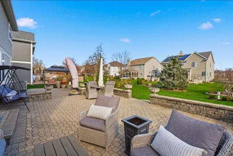 392 East 17th Place Lombard IL 60148