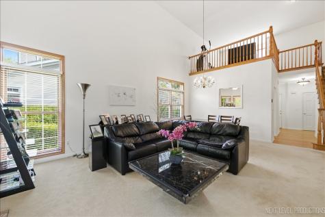 2012 Waverly Circle St. Charles IL 60174