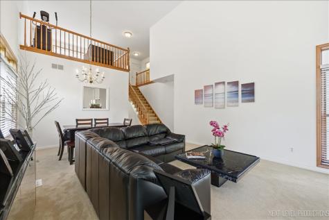 2012 Waverly Circle St. Charles IL 60174