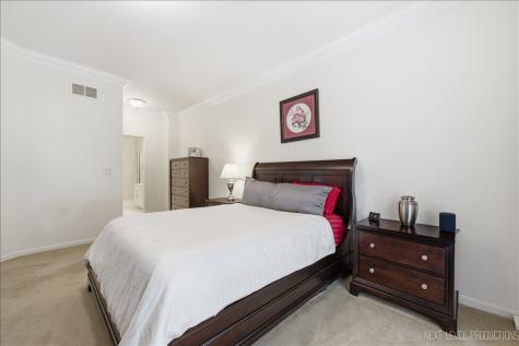 2012 Waverly Circle St. Charles IL 60174