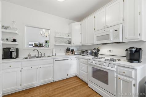 2012 Waverly Circle St. Charles IL 60174
