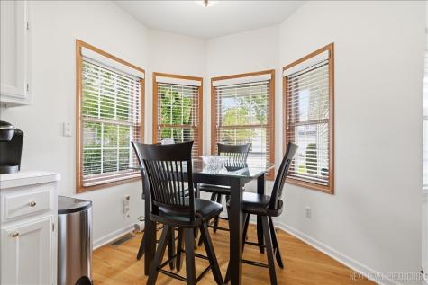 2012 Waverly Circle St. Charles IL 60174