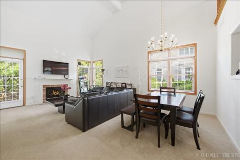 2012 Waverly Circle St. Charles IL 60174