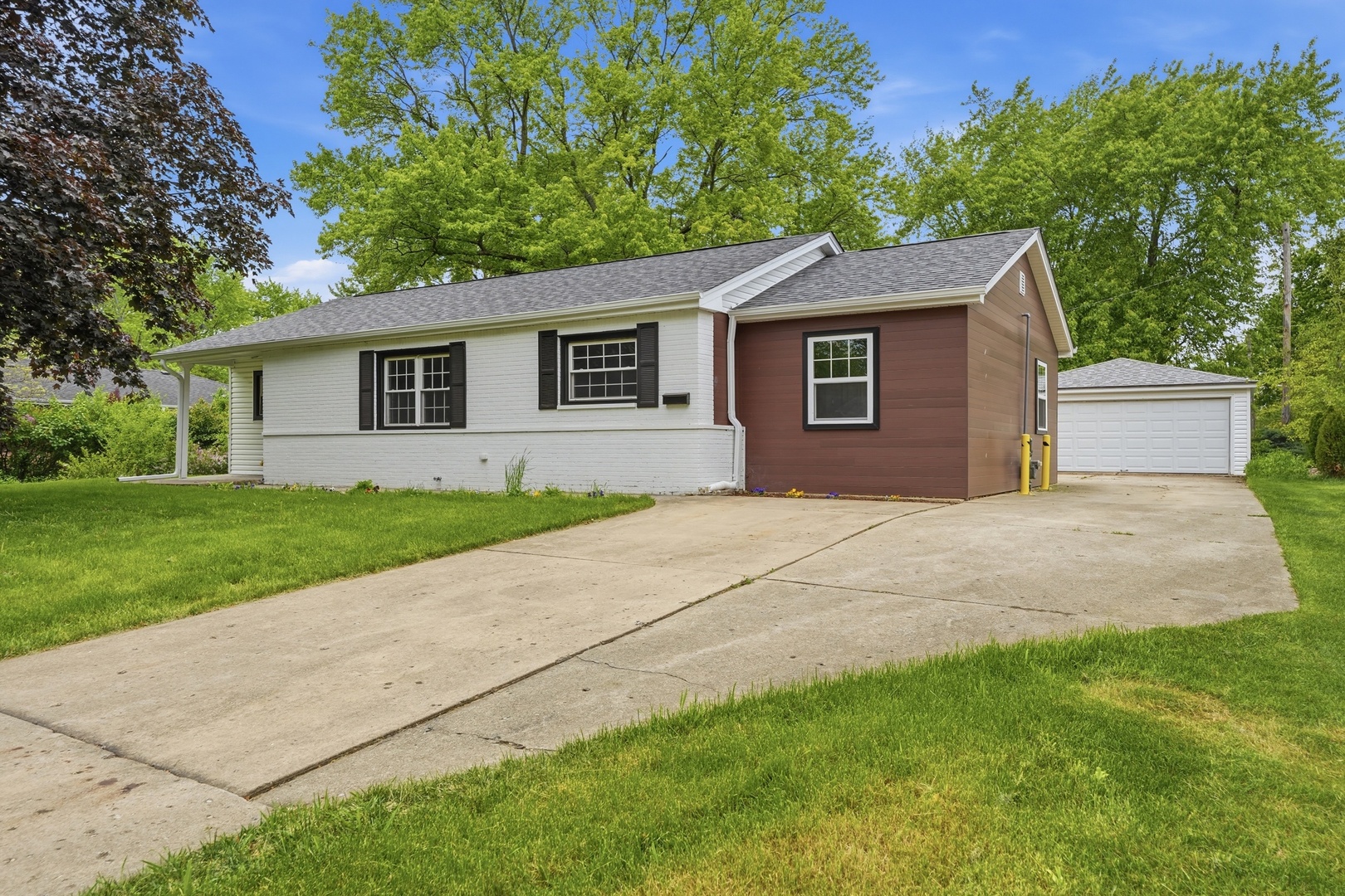 960 Basswood Street Hoffman Estates IL 60169