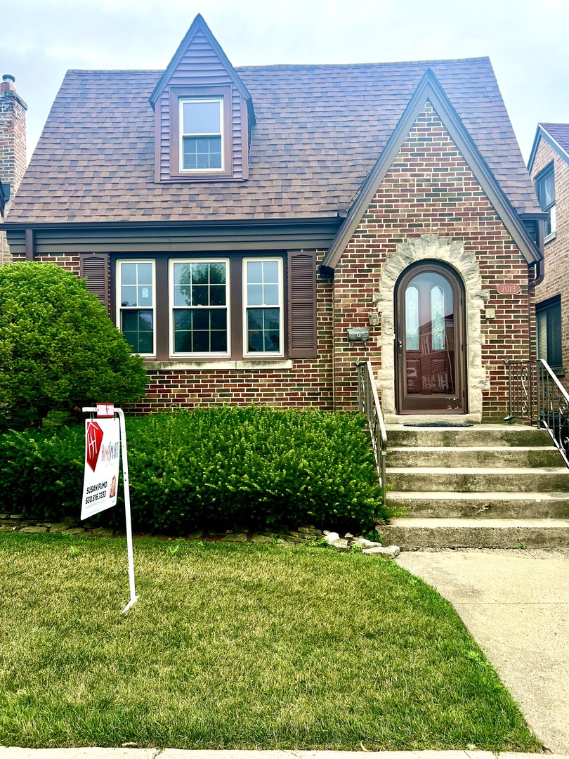 7013 West Cornelia Avenue Chicago IL 60634