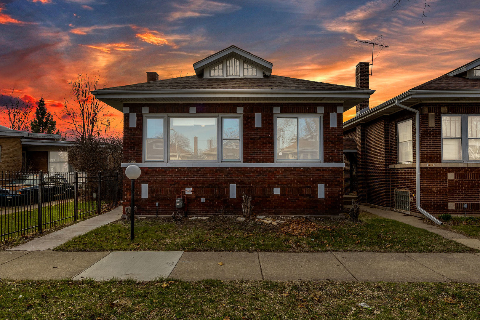 8406 South Oglesby Avenue Chicago IL 60617