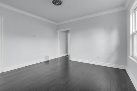 8406 South Oglesby Avenue Chicago IL 60617