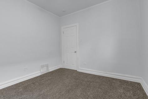 8406 South Oglesby Avenue Chicago IL 60617