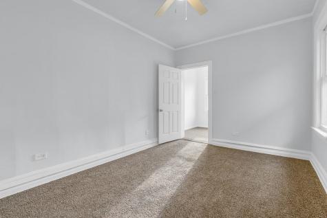 8406 South Oglesby Avenue Chicago IL 60617