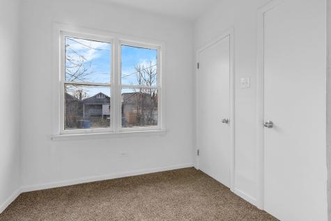 8406 South Oglesby Avenue Chicago IL 60617