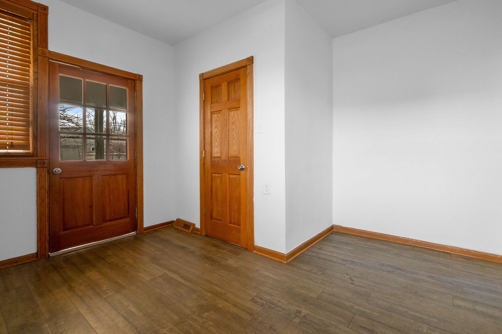 8406 South Oglesby Avenue Chicago IL 60617