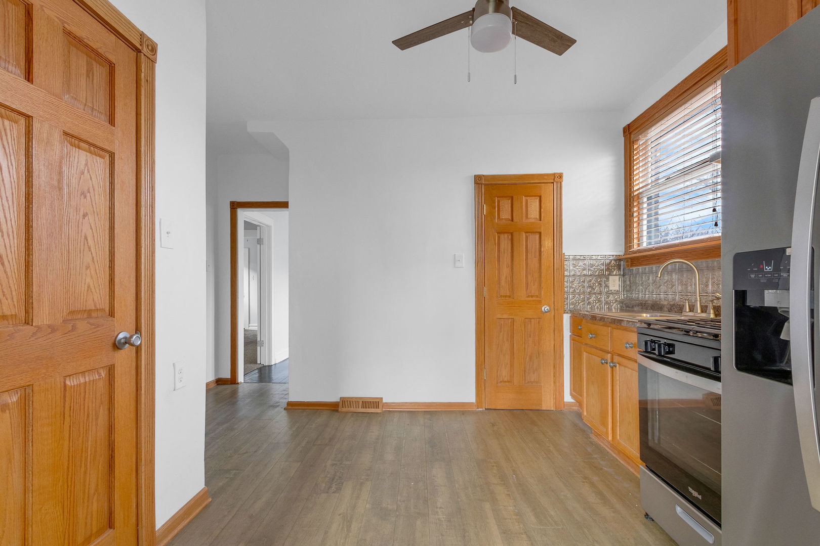 8406 South Oglesby Avenue Chicago IL 60617