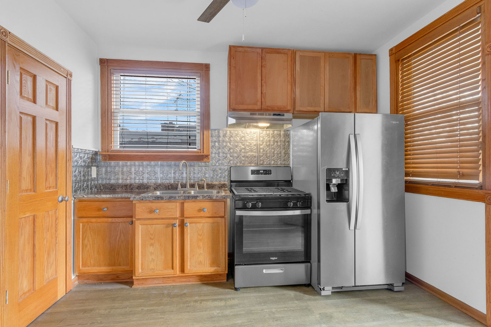 8406 South Oglesby Avenue Chicago IL 60617