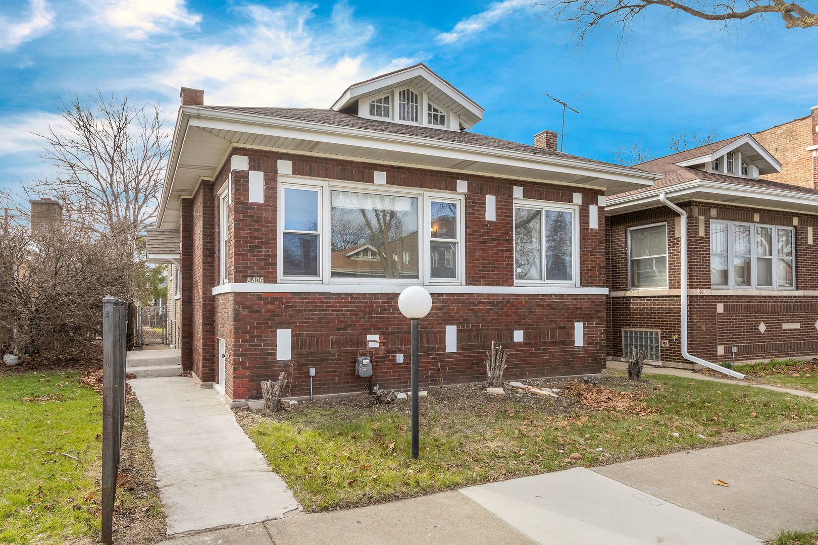 8406 South Oglesby Avenue Chicago IL 60617