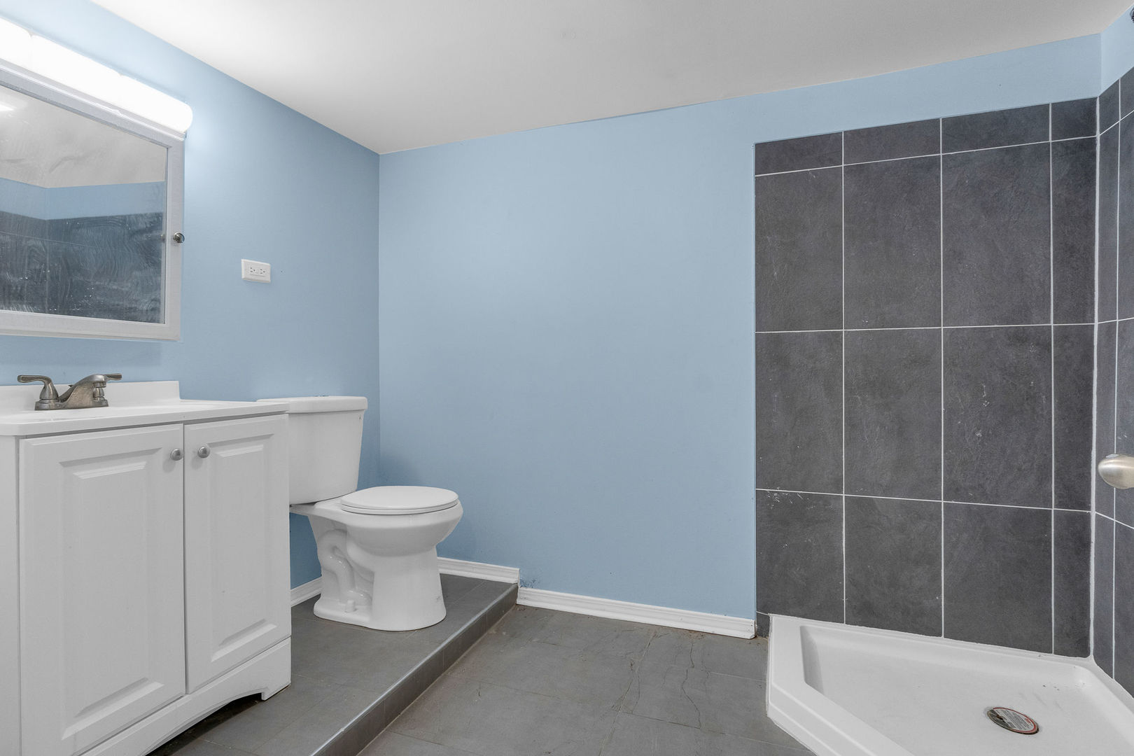 8406 South Oglesby Avenue Chicago IL 60617