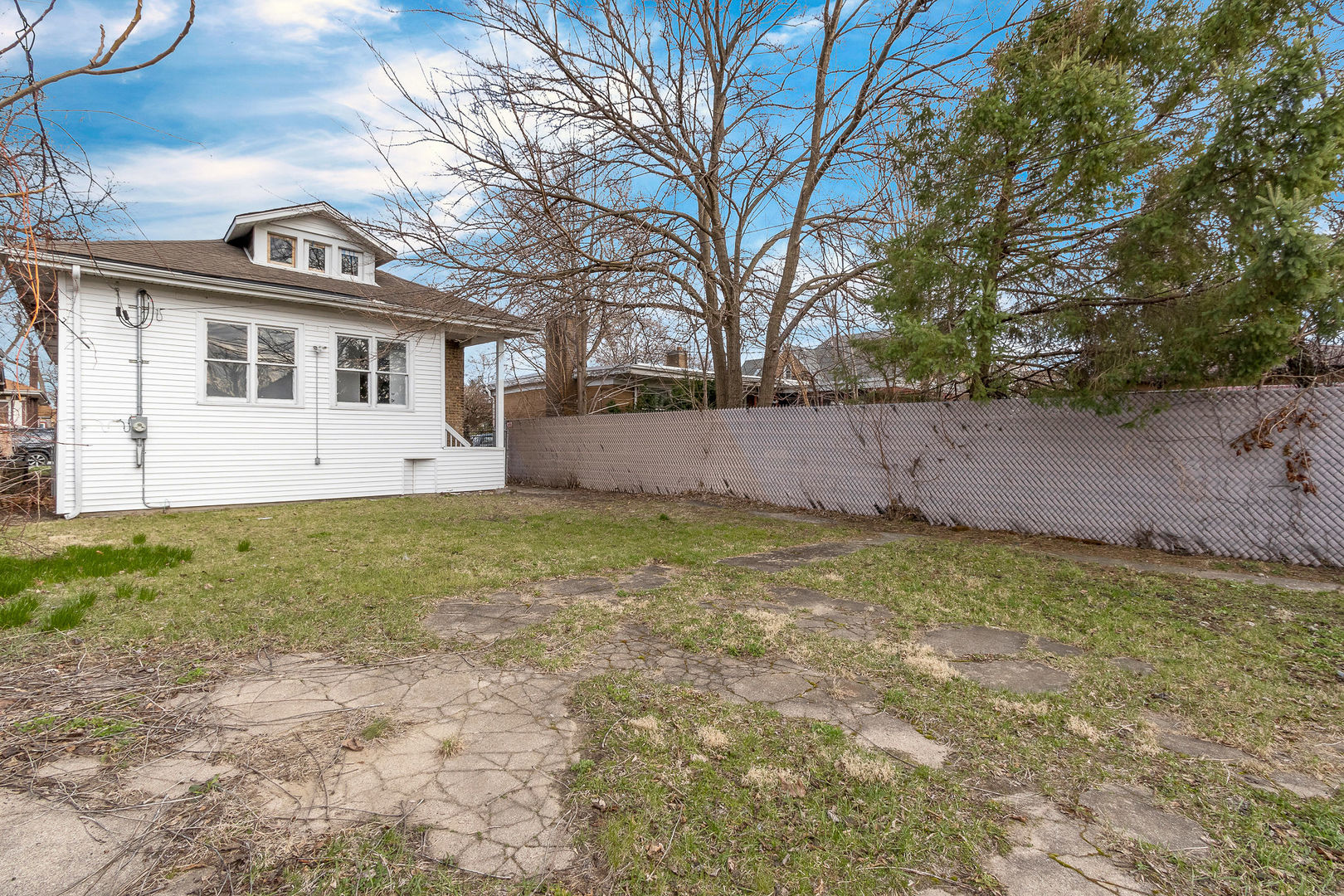 8406 South Oglesby Avenue Chicago IL 60617