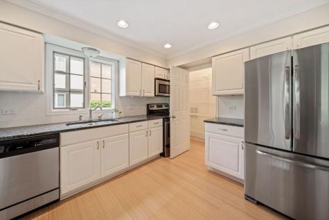 228 Brookside Lane Willowbrook IL 60527