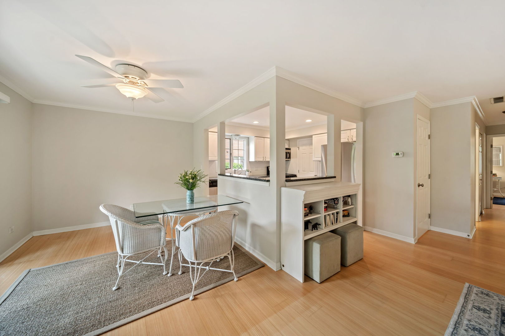 228 Brookside Lane Willowbrook IL 60527
