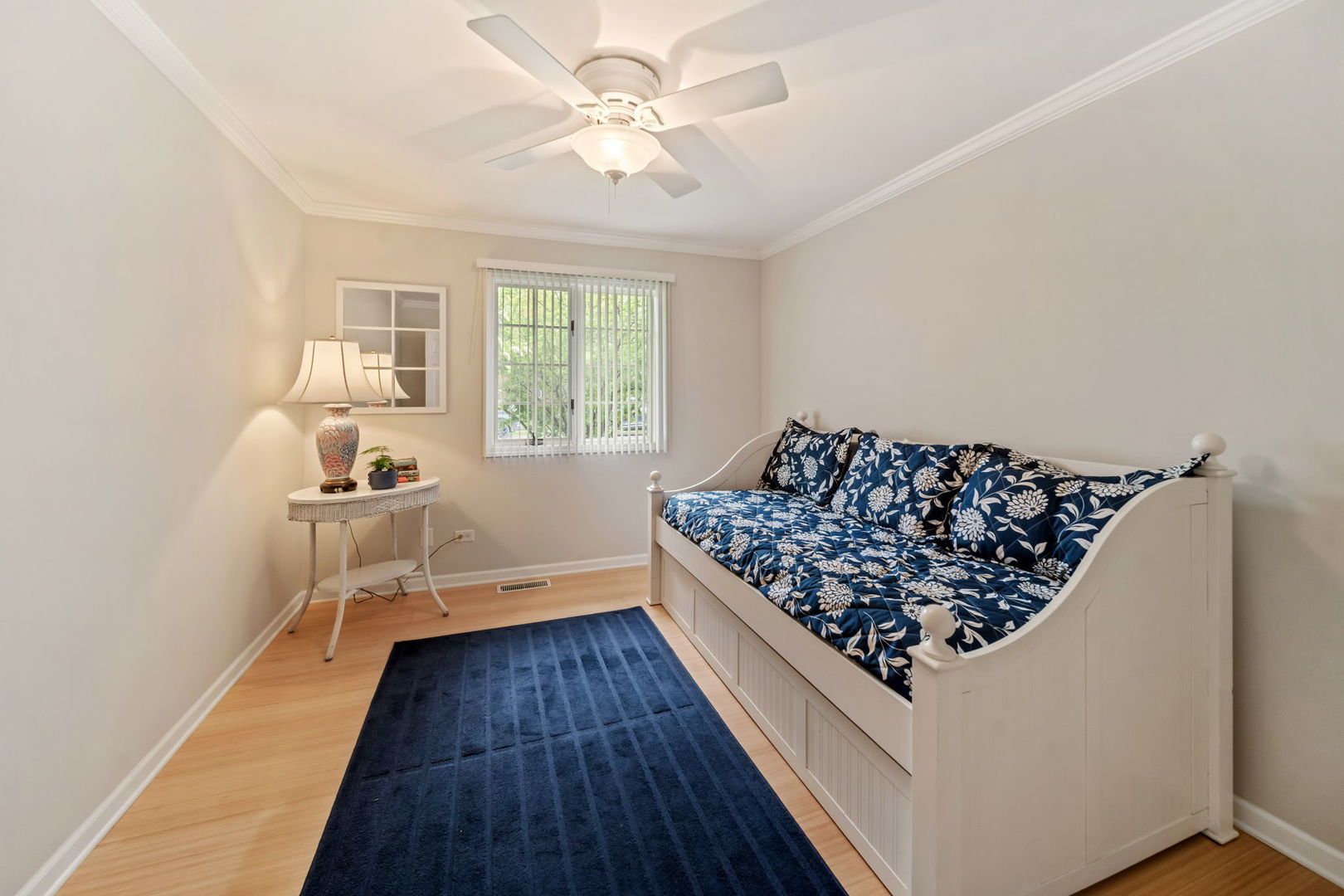 228 Brookside Lane Willowbrook IL 60527