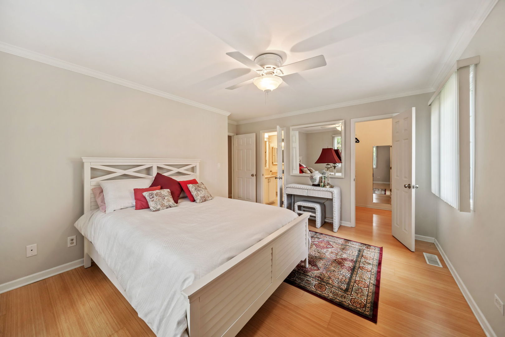 228 Brookside Lane Willowbrook IL 60527