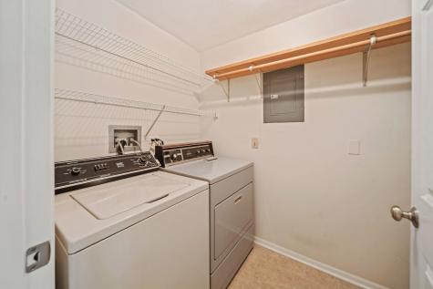 228 Brookside Lane Willowbrook IL 60527