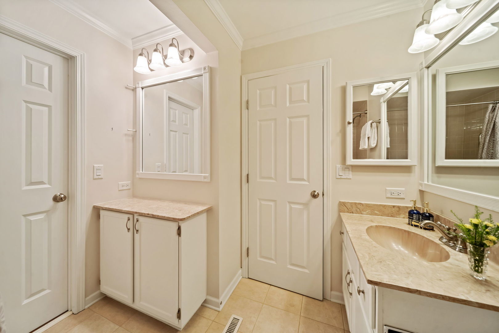 228 Brookside Lane Willowbrook IL 60527