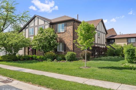 228 Brookside Lane Willowbrook IL 60527