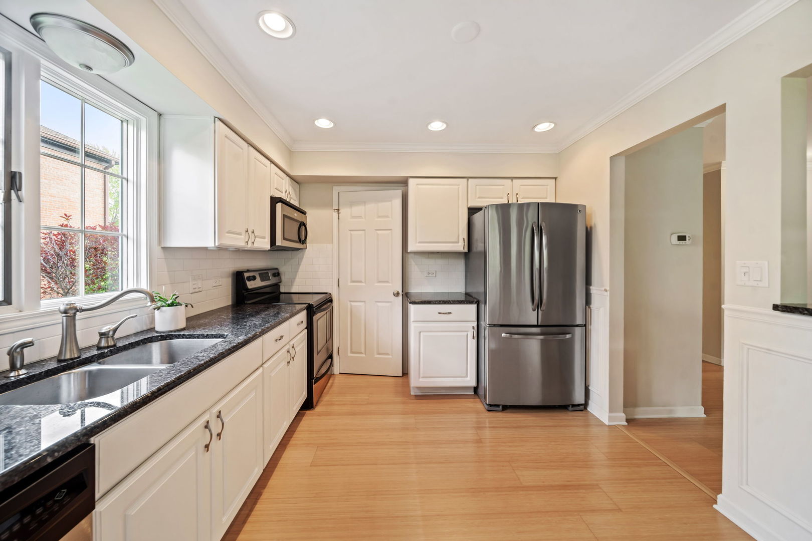 228 Brookside Lane Willowbrook IL 60527