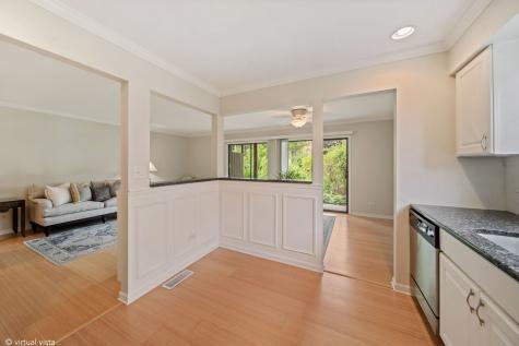 228 Brookside Lane Willowbrook IL 60527