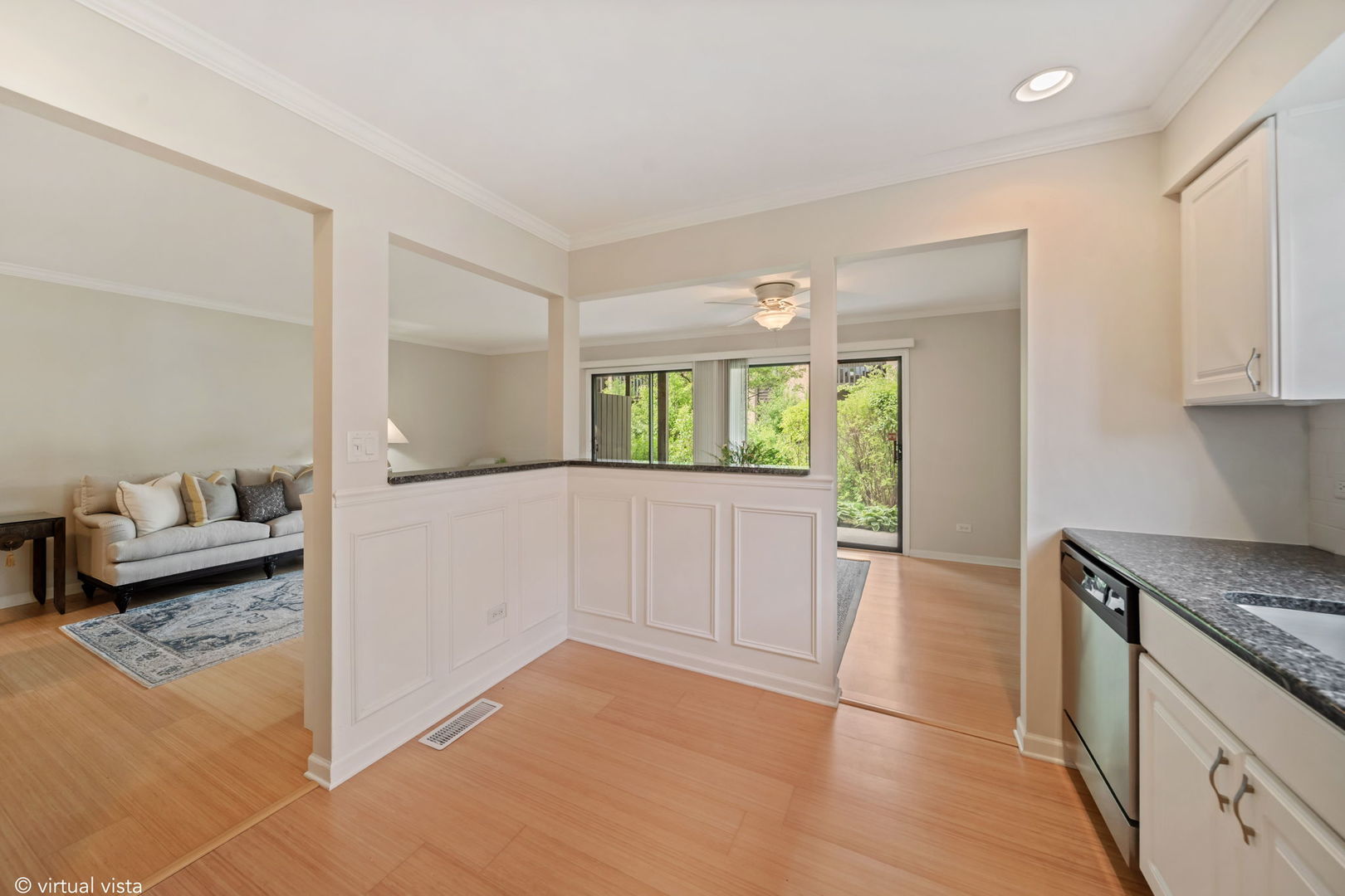 228 Brookside Lane Willowbrook IL 60527
