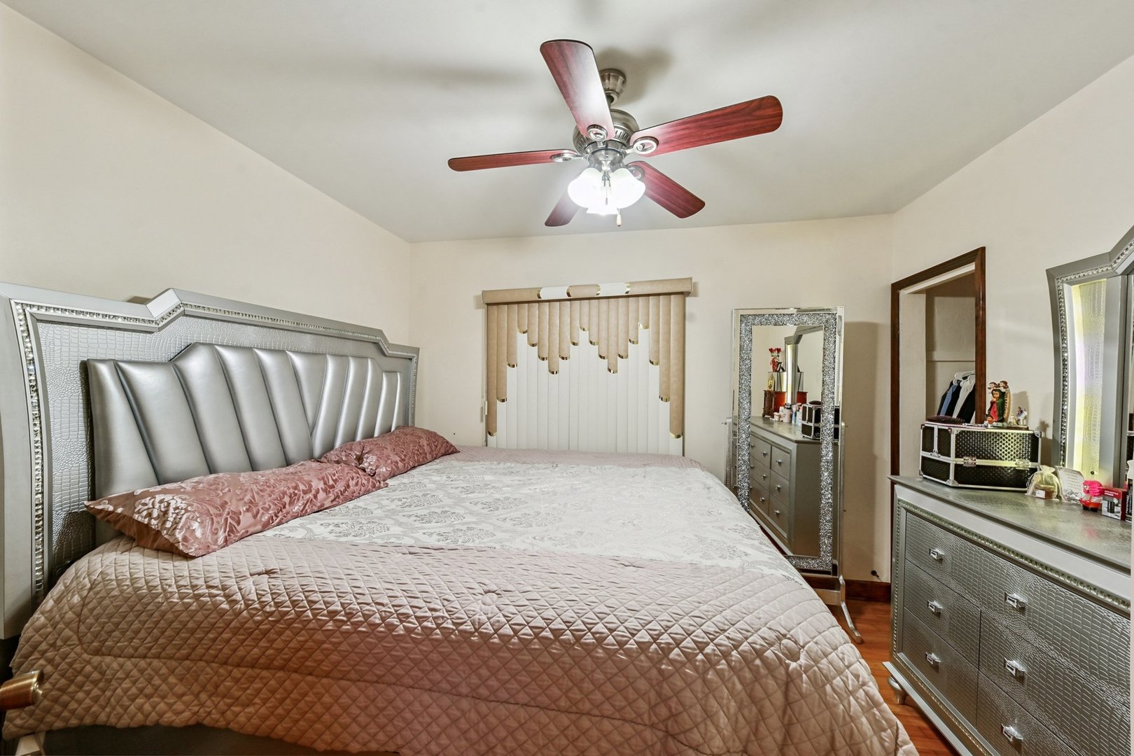 5536 South Normandy Avenue Chicago IL 60638