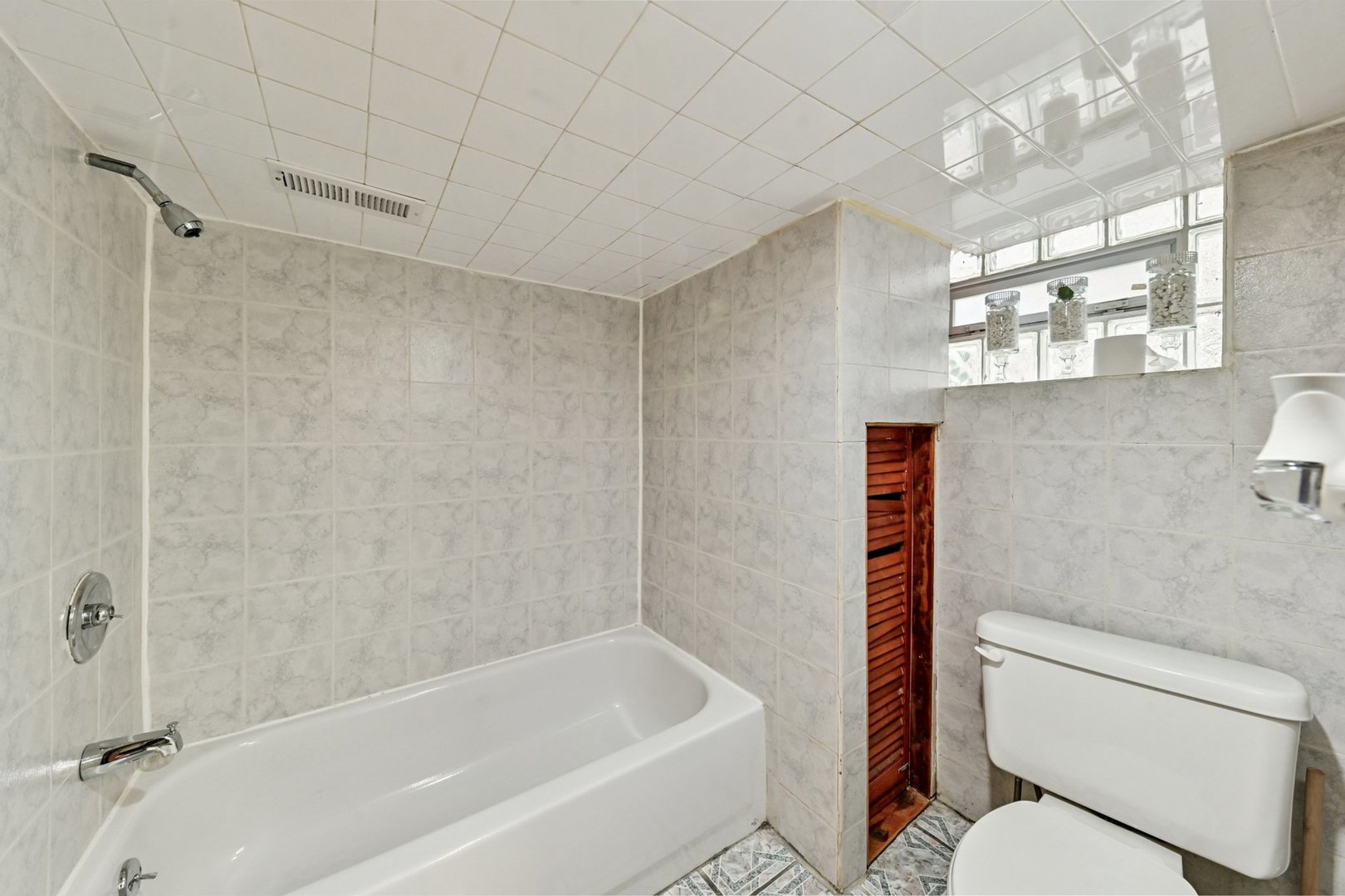 5536 South Normandy Avenue Chicago IL 60638