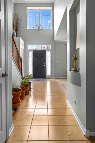 184 Primrose Lane Bartlett IL 60103