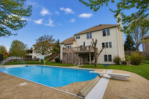 3 Blackwolf Court Algonquin IL 60102