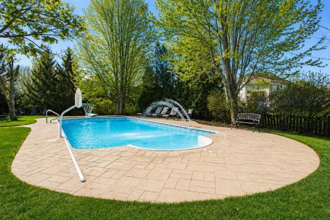 3 Blackwolf Court Algonquin IL 60102