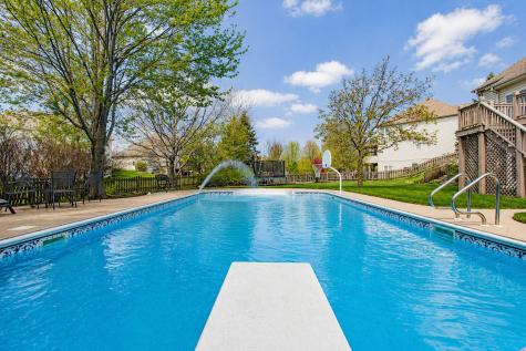 3 Blackwolf Court Algonquin IL 60102