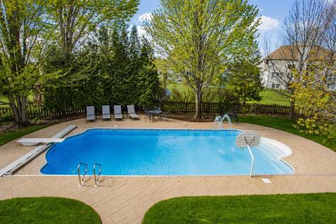 3 Blackwolf Court Algonquin IL 60102