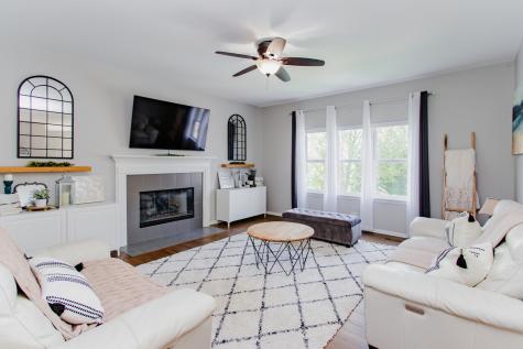 3 Blackwolf Court Algonquin IL 60102