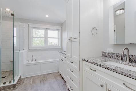 3 Blackwolf Court Algonquin IL 60102