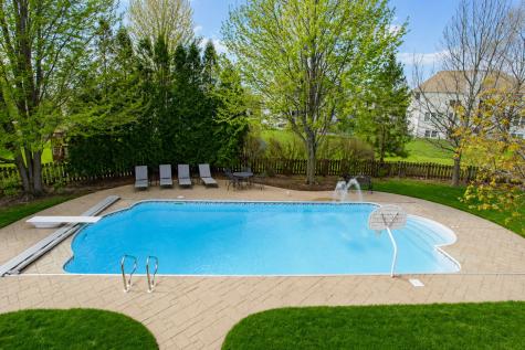 3 Blackwolf Court Algonquin IL 60102