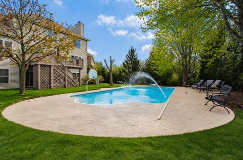 3 Blackwolf Court Algonquin IL 60102